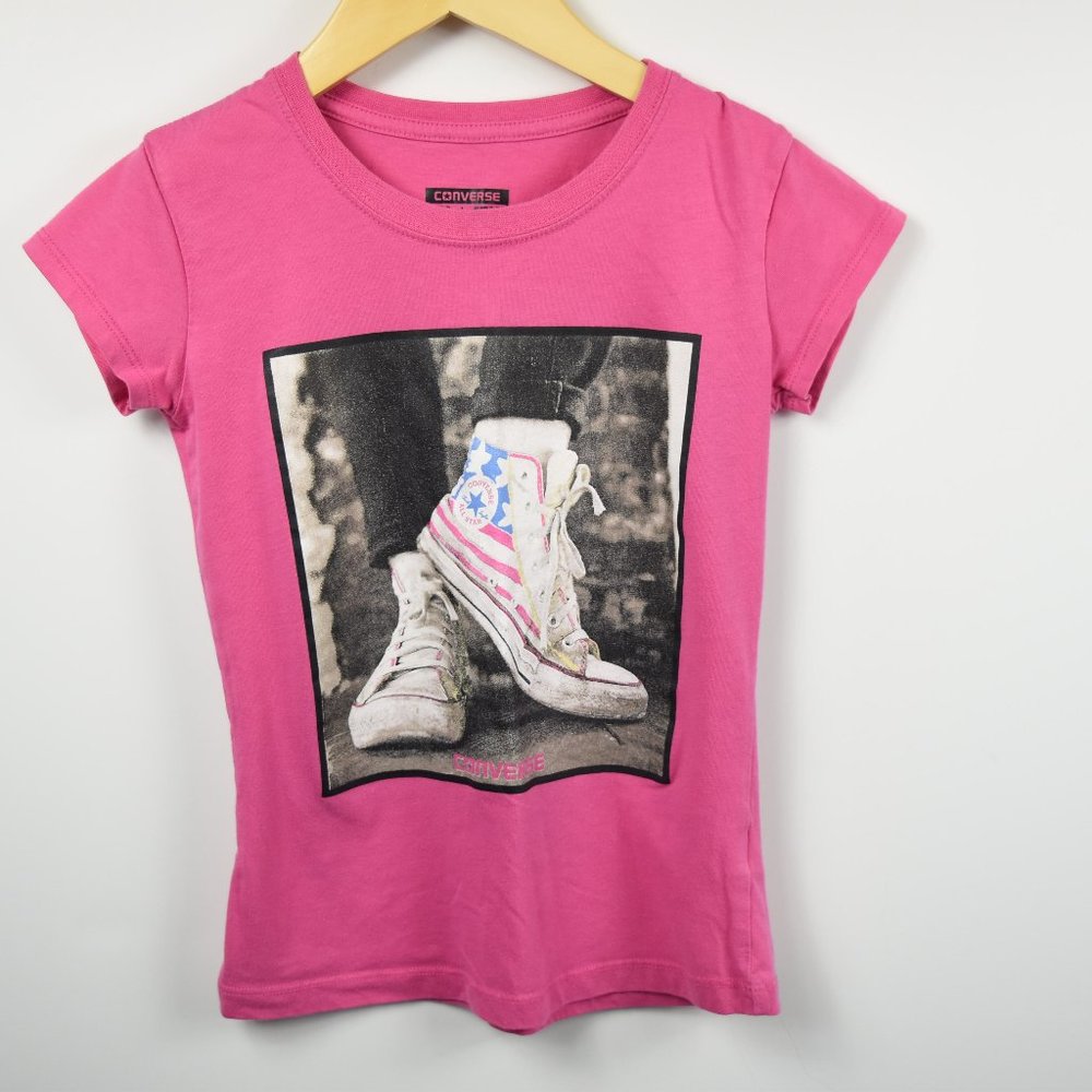 pink Converse tee shirt